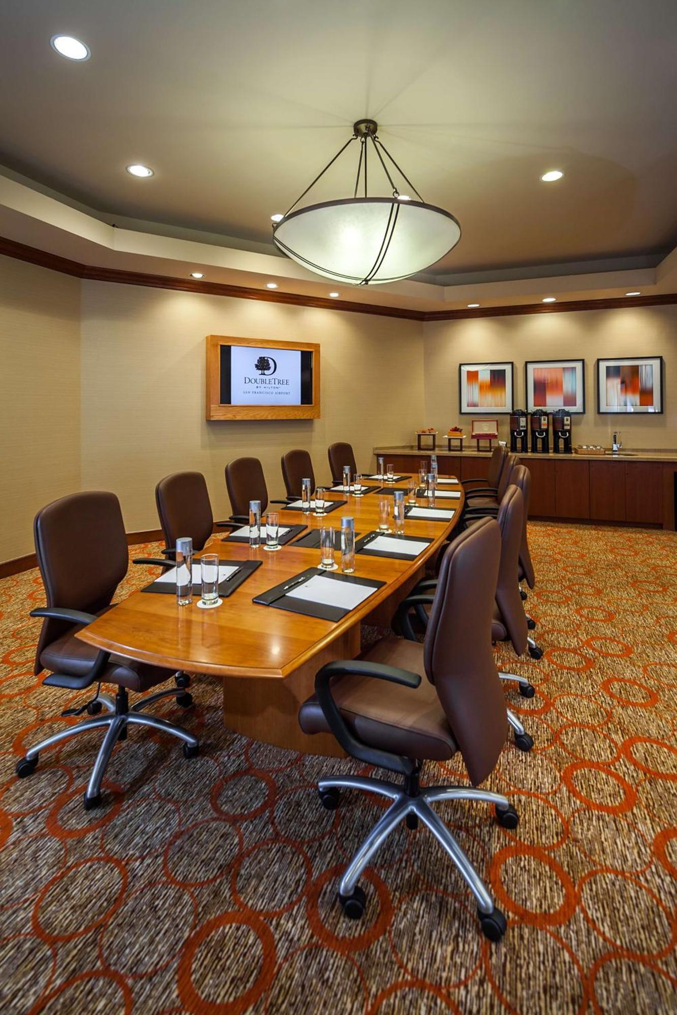 מלון ברלינגיים Doubletree By Hilton San Francisco Airport מראה חיצוני תמונה